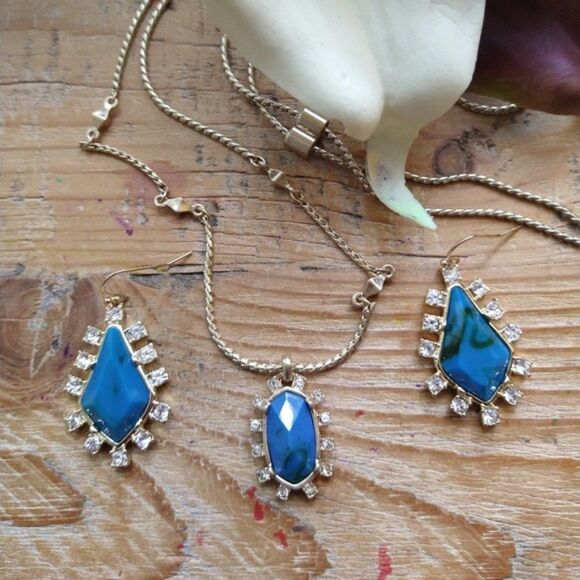 Blue Faceted Rhinestone Crystal Gold Statement Hook Dangle Earrings - Picture 6 of 6